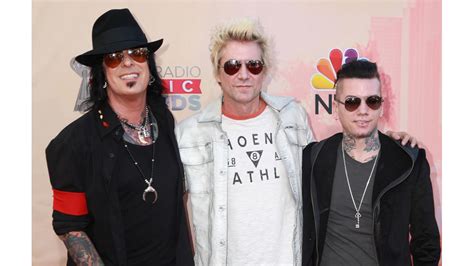did sixx am break up.